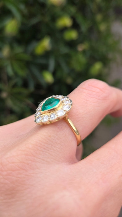 Vintage: 18ct Yellow Gold Emerald approx. 1.65ct & 13 Diamonds approx. 1ct Heart-Shaped Dress Ring