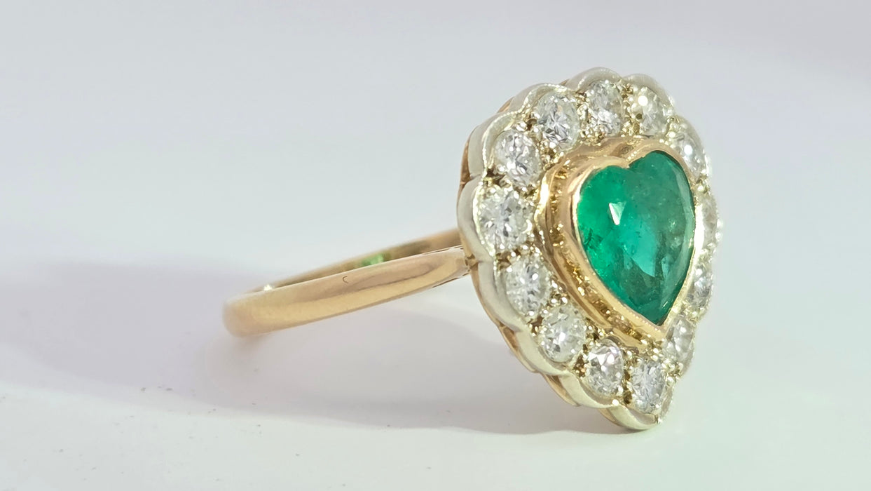 Vintage: 18ct Yellow Gold Emerald approx. 1.65ct & 13 Diamonds approx. 1ct Heart-Shaped Dress Ring