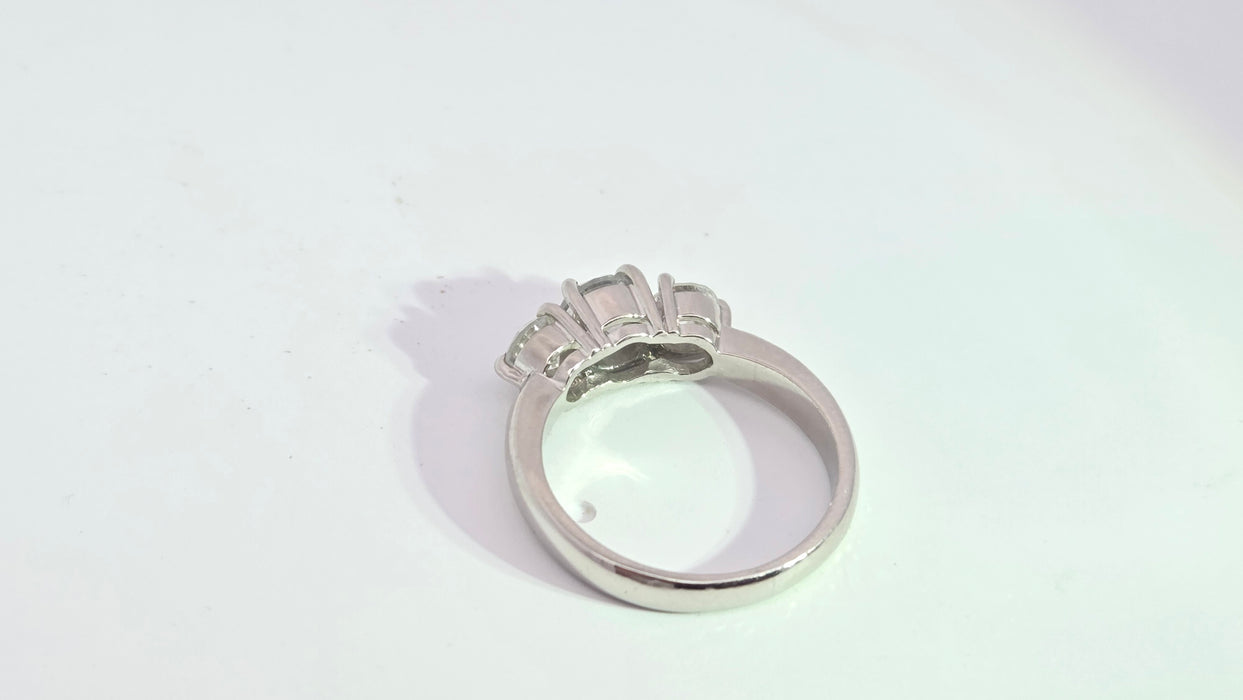 Vintage: Platinum Diamond 1.07ct Trilogy Ring