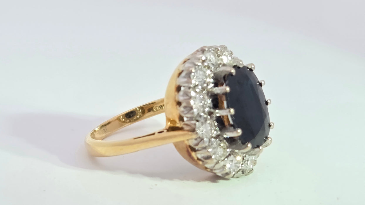 Vintage: 18ct Yellow Gold Sapphire 3.00ct & Diamond 0.75ct Diana Cluster Ring — From 1975