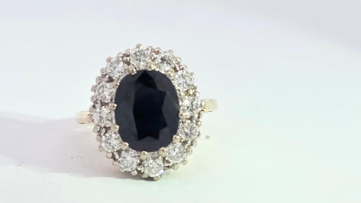 Vintage: 18ct Yellow Gold Sapphire 3.00ct & Diamond 0.75ct Diana Cluster Ring — From 1975