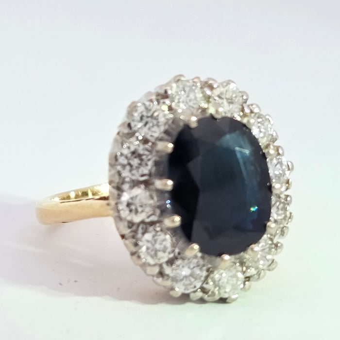 Vintage: 18ct Yellow Gold Sapphire 3.00ct & Diamond 0.75ct Diana Cluster Ring — From 1975