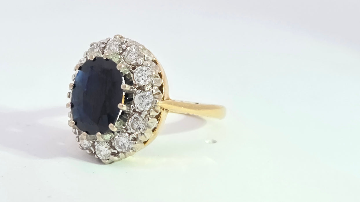 Vintage: 18ct Yellow Gold Sapphire 3.00ct & Diamond 0.75ct Diana Cluster Ring — From 1975