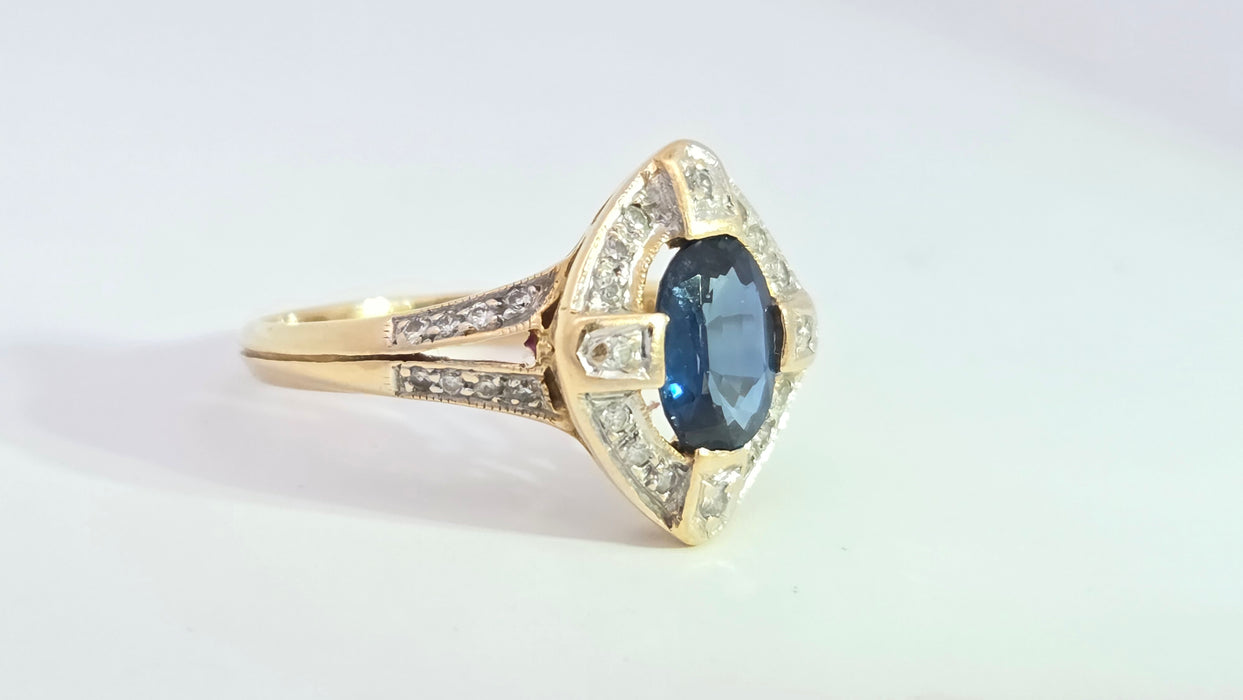 Vintage: 18ct Yellow Gold Sapphire 1.24ct & Diamond 0.20ct Art Deco Style Dress Ring