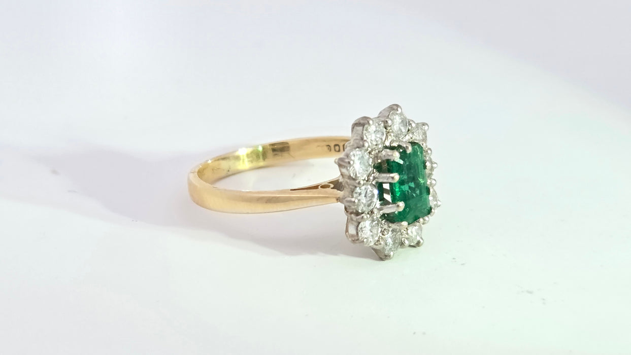 Vintage: 18ct Yellow Gold Emerald 1ct & Diamond 0.7ct Cluster Halo Ring — From 1987