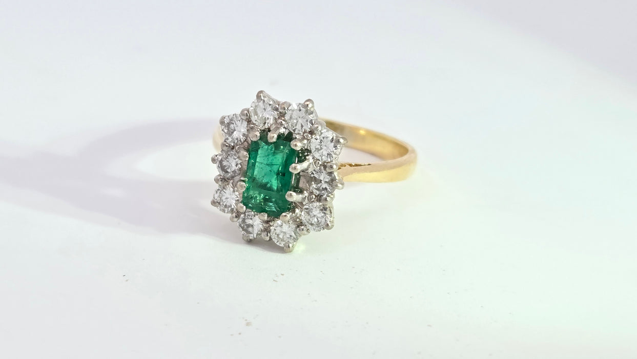 Vintage: 18ct Yellow Gold Emerald 1ct & Diamond 0.7ct Cluster Halo Ring — From 1987
