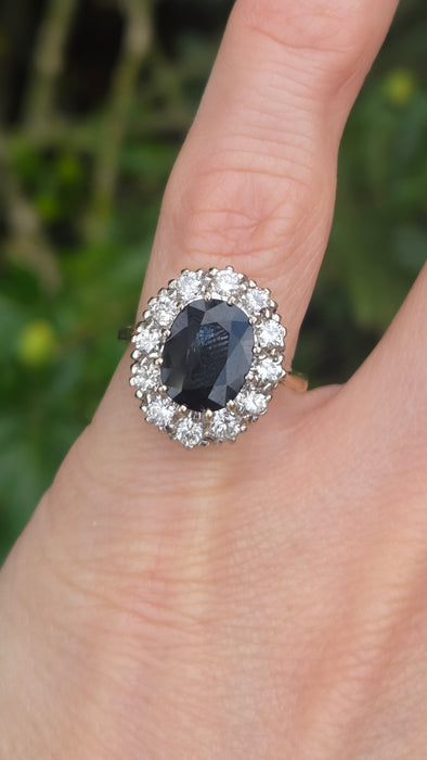 Vintage: 18ct Yellow Gold Sapphire 3.00ct & Diamond 0.75ct Diana Cluster Ring — From 1975