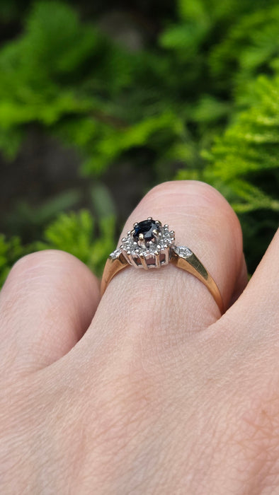 Vintage: 9ct Gold Sapphire & Diamond Oval Cluster Ring
