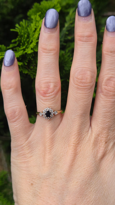 Vintage: 9ct Gold Sapphire & Diamond Oval Cluster Ring