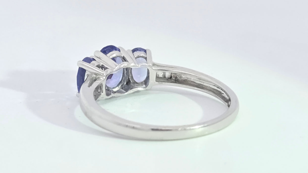 Vintage: 18ct White Gold Tanzanite & Diamond Trilogy Ring