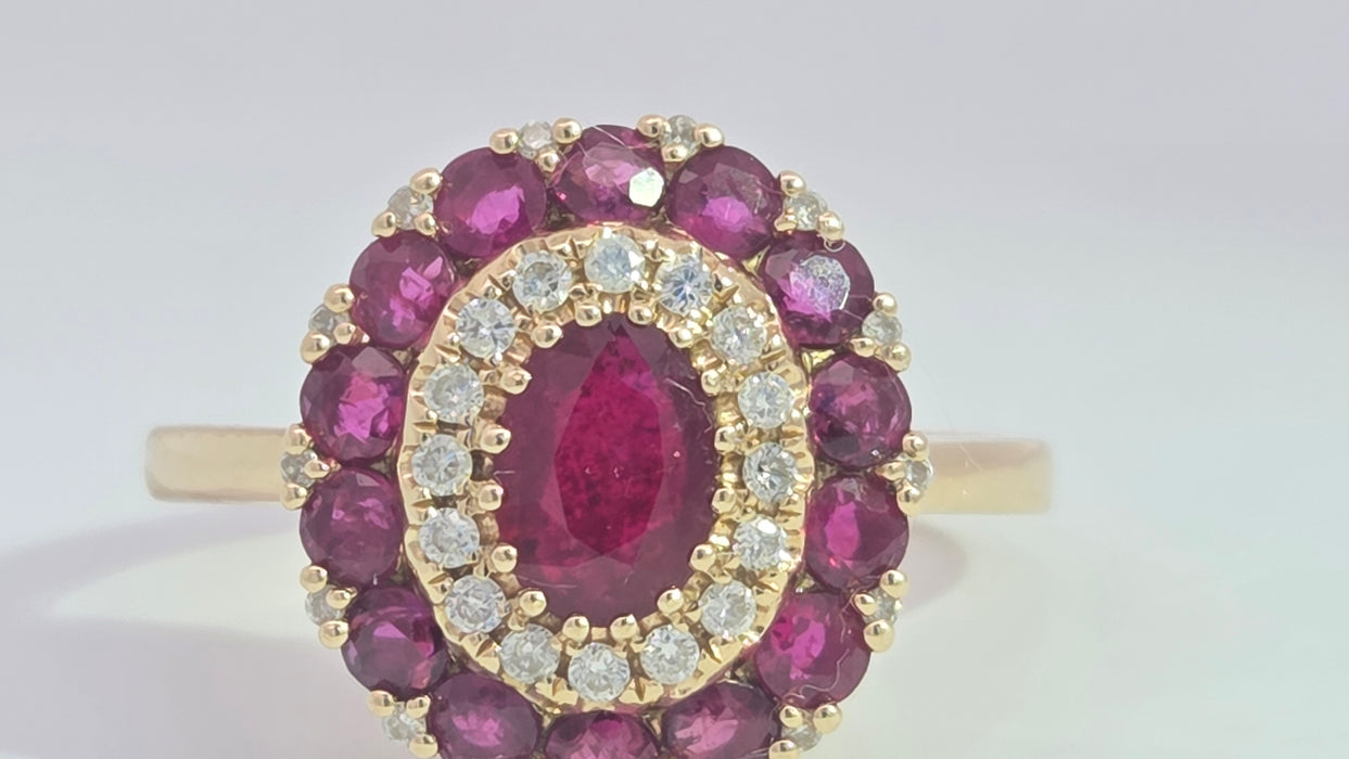 Vintage: 14ct Yellow Gold Ruby & Diamond Oval Cluster Dress Ring
