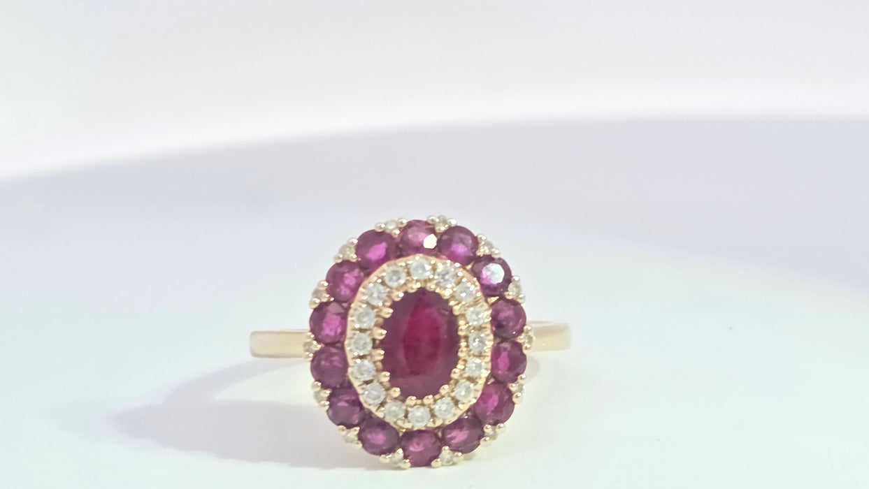 Vintage: 14ct Yellow Gold Ruby & Diamond Oval Cluster Dress Ring