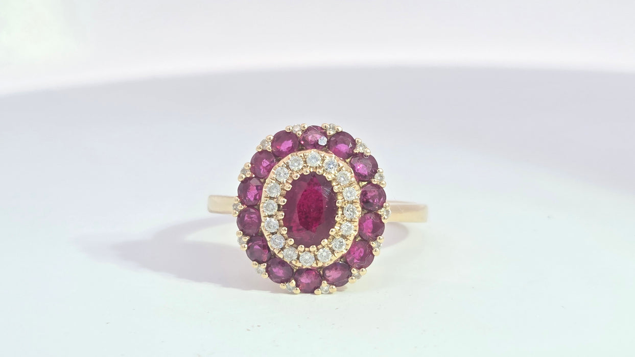 Vintage: 14ct Yellow Gold Ruby & Diamond Oval Cluster Dress Ring