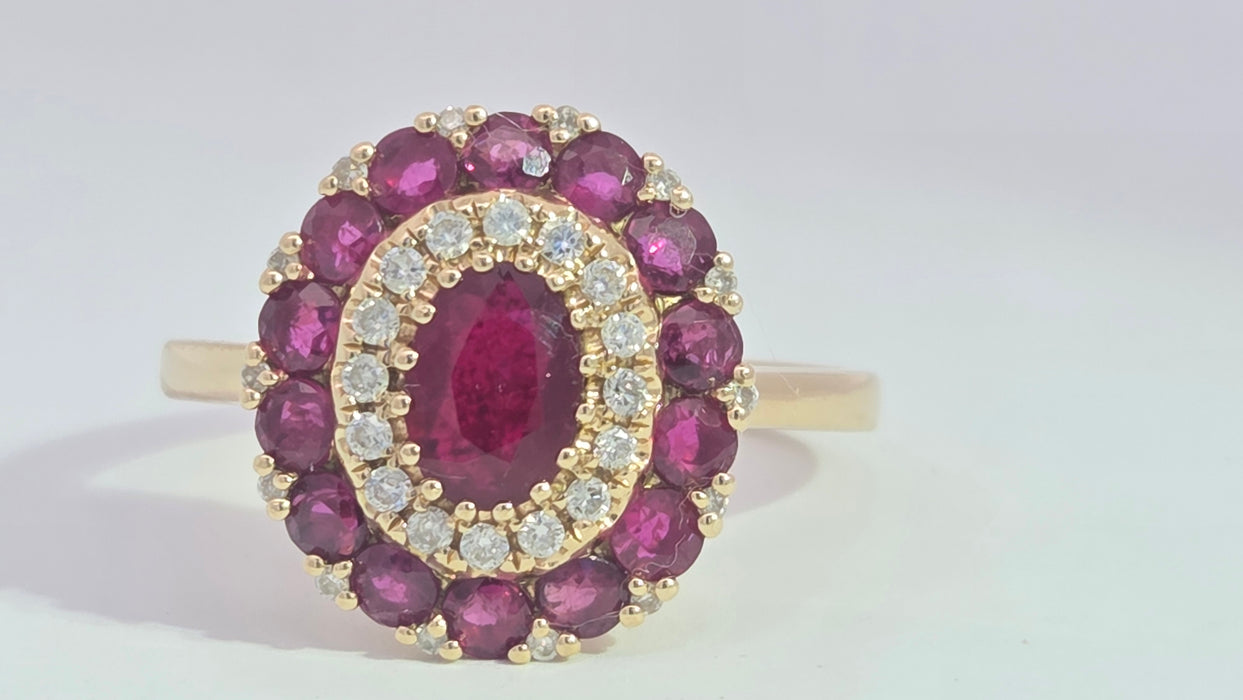 Vintage: 14ct Yellow Gold Ruby & Diamond Oval Cluster Dress Ring