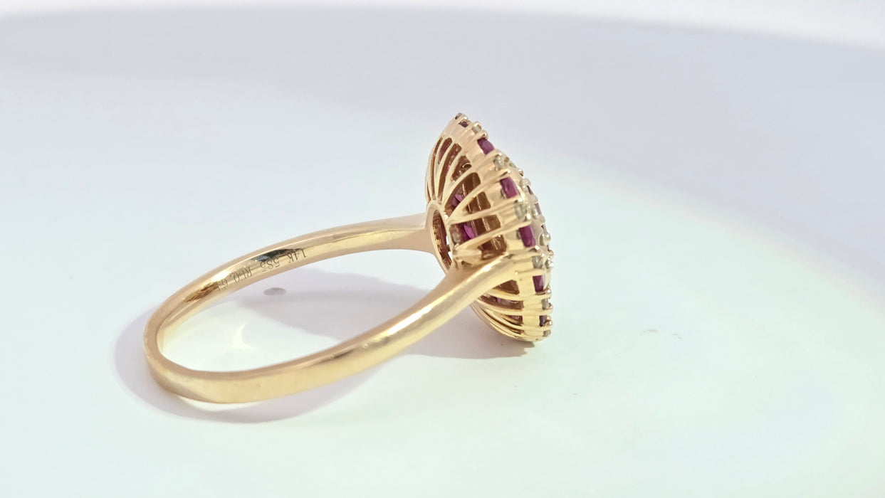 Vintage: 14ct Yellow Gold Ruby & Diamond Oval Cluster Dress Ring