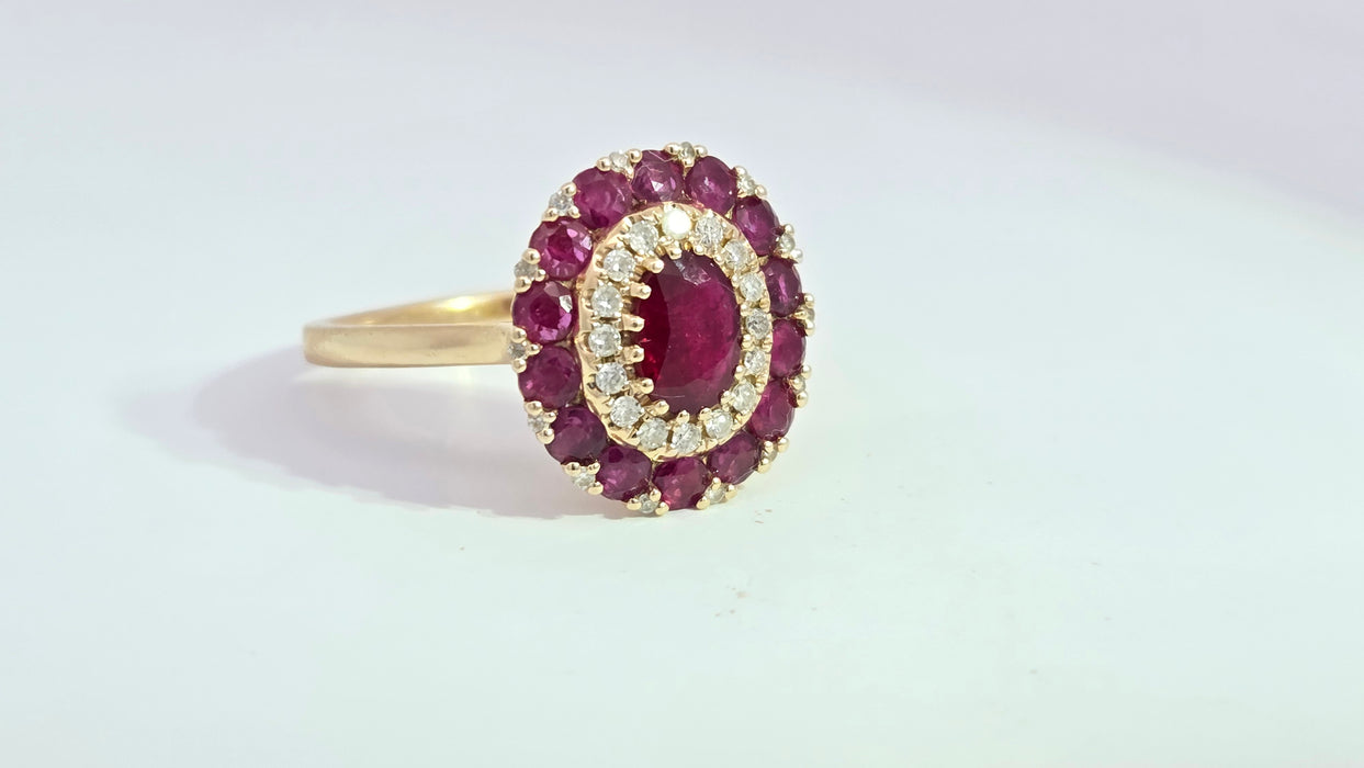 Vintage: 14ct Yellow Gold Ruby & Diamond Oval Cluster Dress Ring