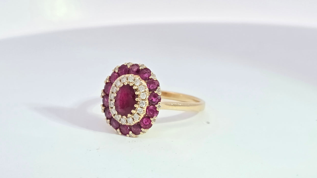 Vintage: 14ct Yellow Gold Ruby & Diamond Oval Cluster Dress Ring