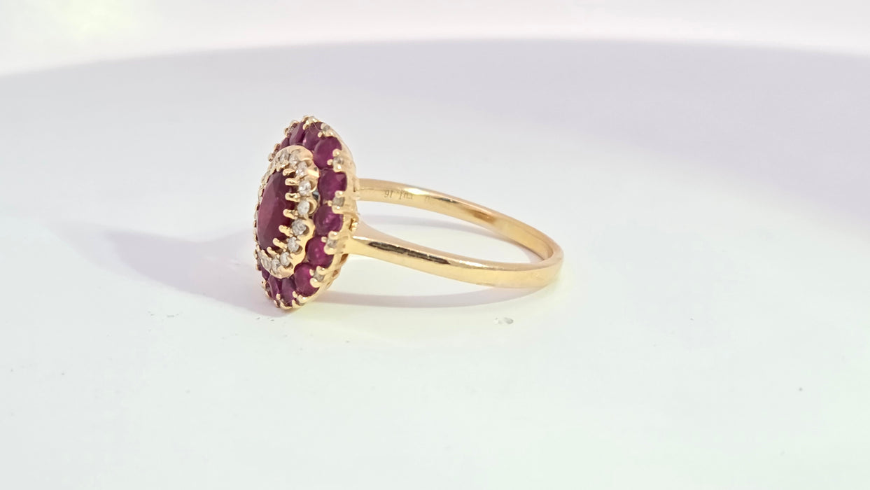 Vintage: 14ct Yellow Gold Ruby & Diamond Oval Cluster Dress Ring