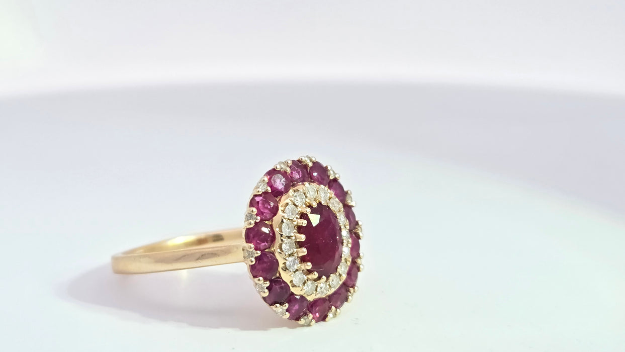 Vintage: 14ct Yellow Gold Ruby & Diamond Oval Cluster Dress Ring
