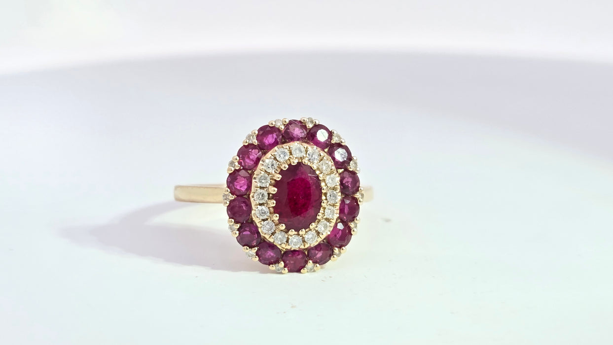 Vintage: 14ct Yellow Gold Ruby & Diamond Oval Cluster Dress Ring
