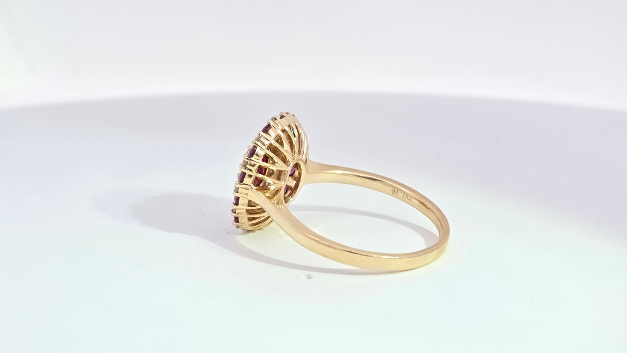 Vintage: 14ct Yellow Gold Ruby & Diamond Oval Cluster Dress Ring
