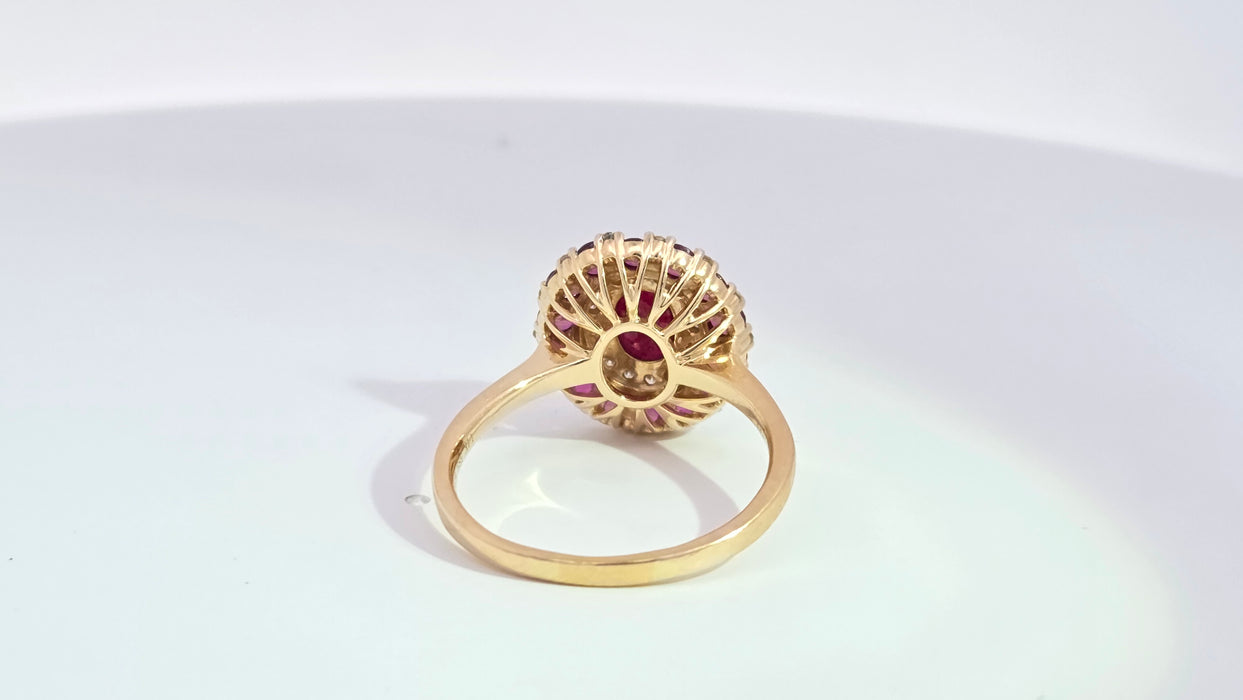Vintage: 14ct Yellow Gold Ruby & Diamond Oval Cluster Dress Ring