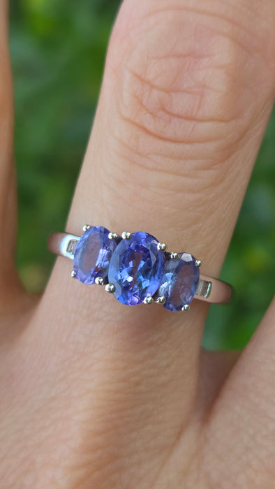 Vintage: 18ct White Gold Tanzanite & Diamond Trilogy Ring
