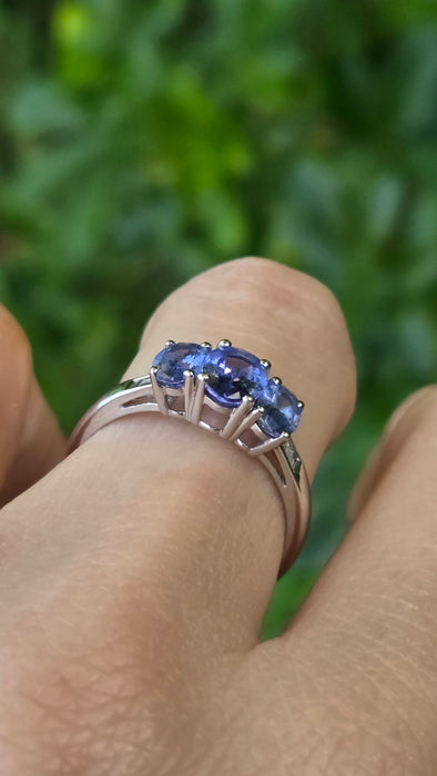 Vintage: 18ct White Gold Tanzanite & Diamond Trilogy Ring