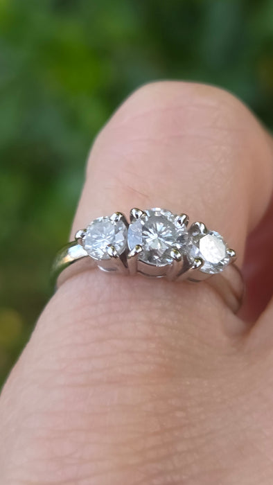 Vintage: Platinum Diamond 1.07ct Trilogy Ring