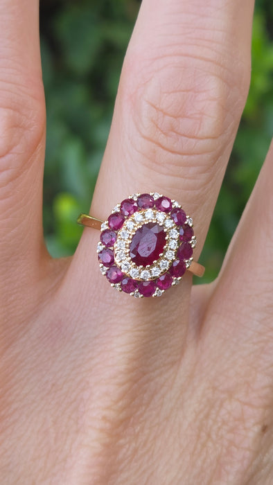 Vintage: 14ct Yellow Gold Ruby & Diamond Oval Cluster Dress Ring