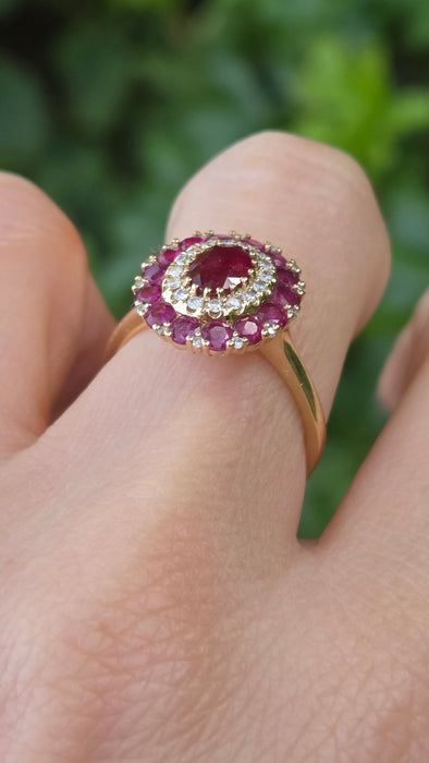 Vintage: 14ct Yellow Gold Ruby & Diamond Oval Cluster Dress Ring