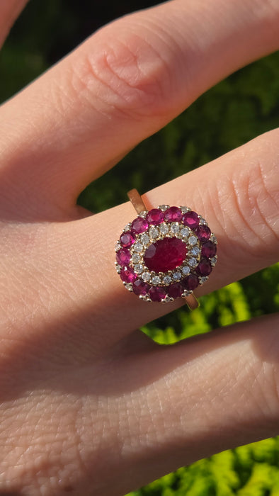 Vintage: 14ct Yellow Gold Ruby & Diamond Oval Cluster Dress Ring