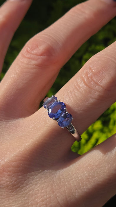 Vintage: 18ct White Gold Tanzanite & Diamond Trilogy Ring