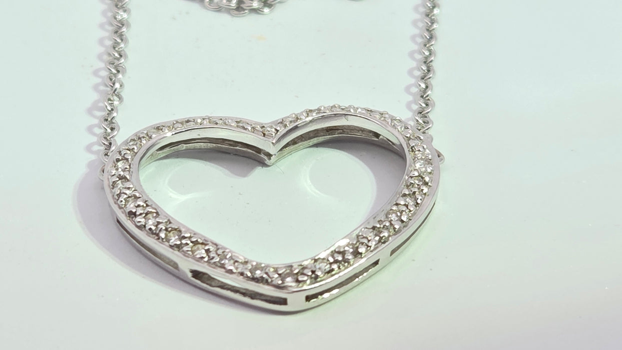 Vintage: 18ct White Gold 24-Diamond Pavé Open Heart Necklace