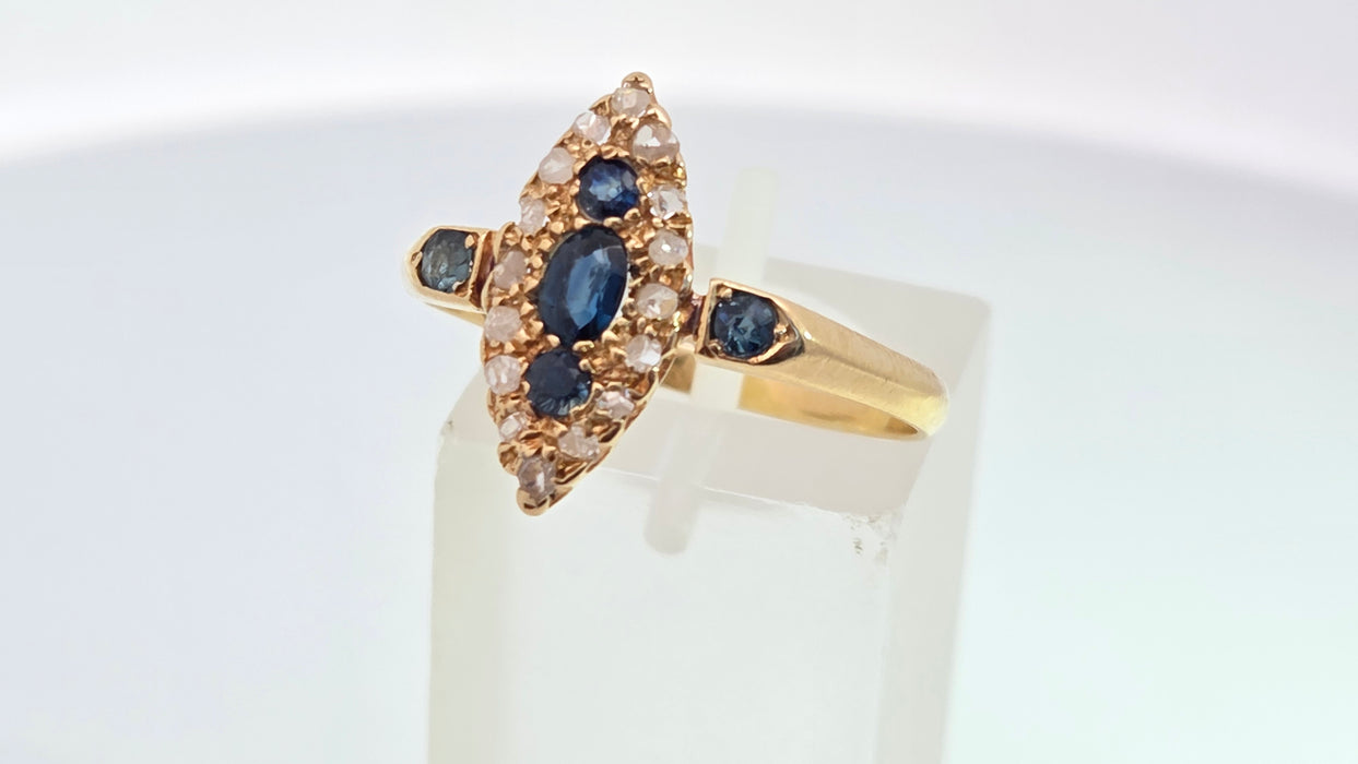 Antique: 18ct Yellow Gold Sapphire & 16-Diamond Marquise-Shaped Ring — From 1912