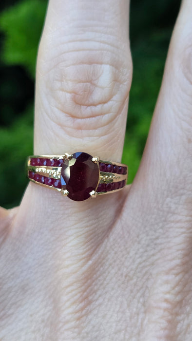 Vintage: 9ct Yellow Gold Art Deco-Inspired Ruby Ring
