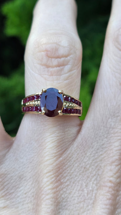 Vintage: 9ct Yellow Gold Art Deco-Inspired Ruby Ring
