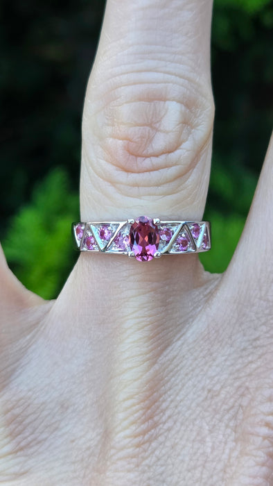 Vintage: 9ct White Gold Pink Tourmaline Dress Ring