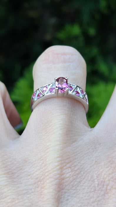 Vintage: 9ct White Gold Pink Tourmaline Dress Ring