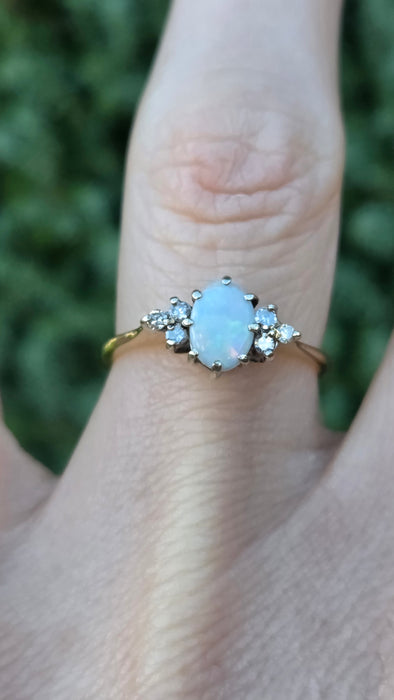 Vintage: 9ct Yellow Gold Opal & Diamond Trefoil Ring — From 1984