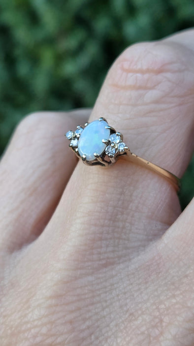 Vintage: 9ct Yellow Gold Opal & Diamond Trefoil Ring — From 1984