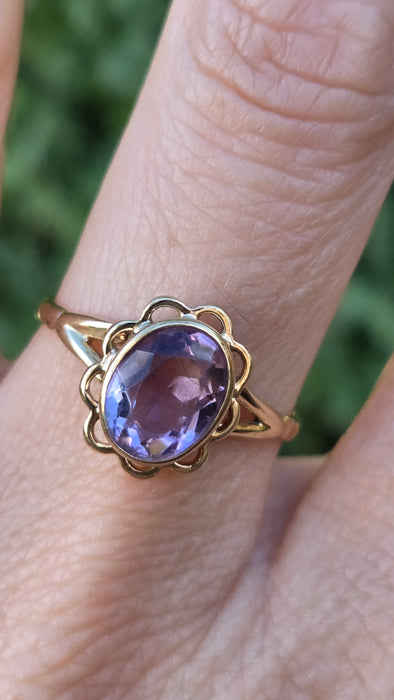 Vintage: 9ct Yellow Gold Amethyst Solitaire Ring