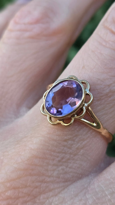 Vintage: 9ct Yellow Gold Amethyst Solitaire Ring