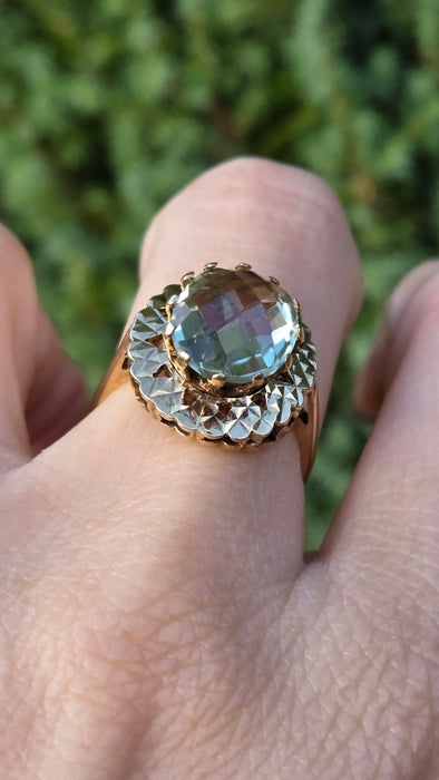 2433: Vintage: 9ct Gold Large Mint Green Amethyst Ring -From 1967