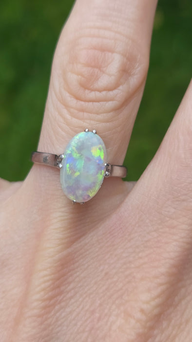 Vintage: 14ct White Gold Oval Opal Solitaire Ring