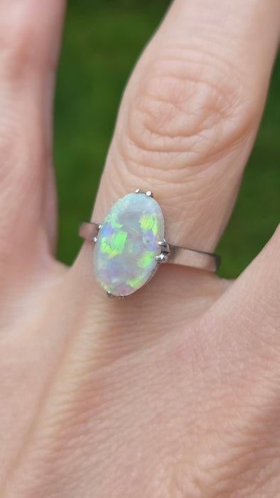 Vintage: 14ct White Gold Oval Opal Solitaire Ring