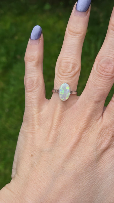 Vintage: 14ct White Gold Oval Opal Solitaire Ring