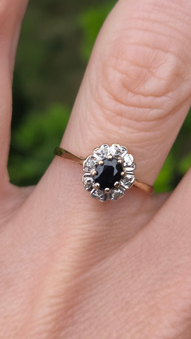 Vintage: 9ct Yellow Gold Oval Sapphire & Diamond Cluster Ring