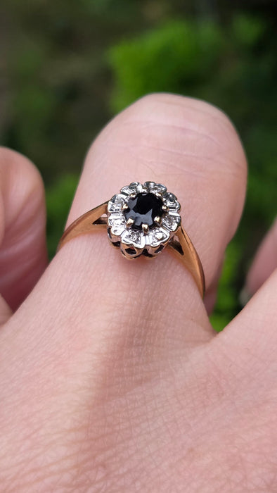 Vintage: 9ct Yellow Gold Oval Sapphire & Diamond Cluster Ring