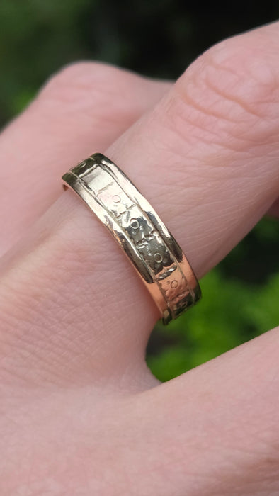 Vintage: 9ct Yellow Gold Decorative Wedding Band — From 1963